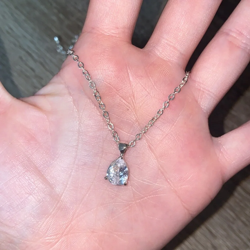 💋Adorable jewel necklace! - Picture 3 of 3